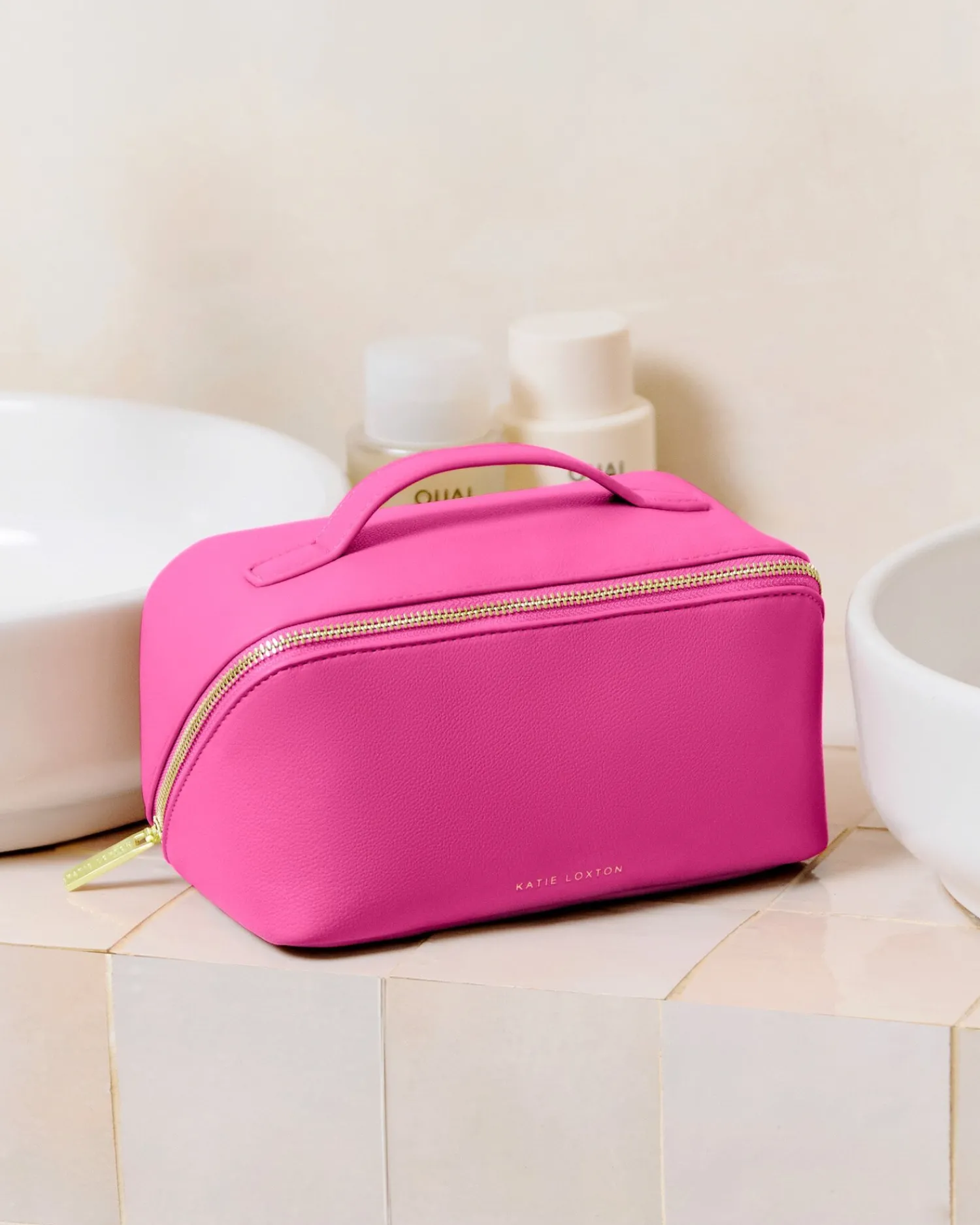 Katie Loxton Medium Make Up And Wash Bag Magenta Best