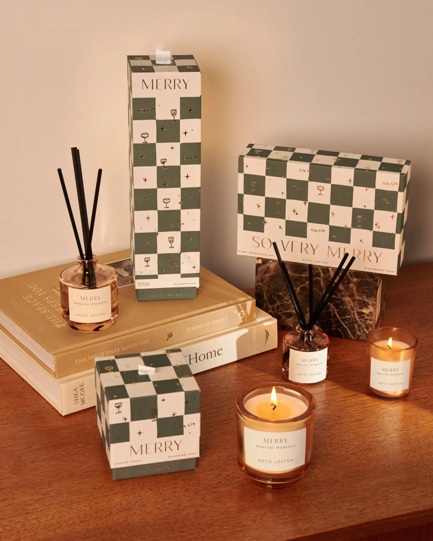 Katie Loxton Sentiment Candle '' Merry Sale